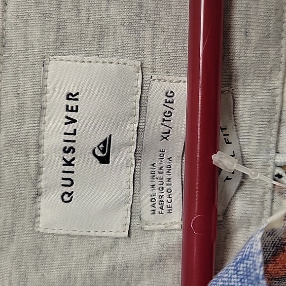 NWT Men's Quiksilver xl tall fit 100% polyester button front shirt - Picture 2 of 7
